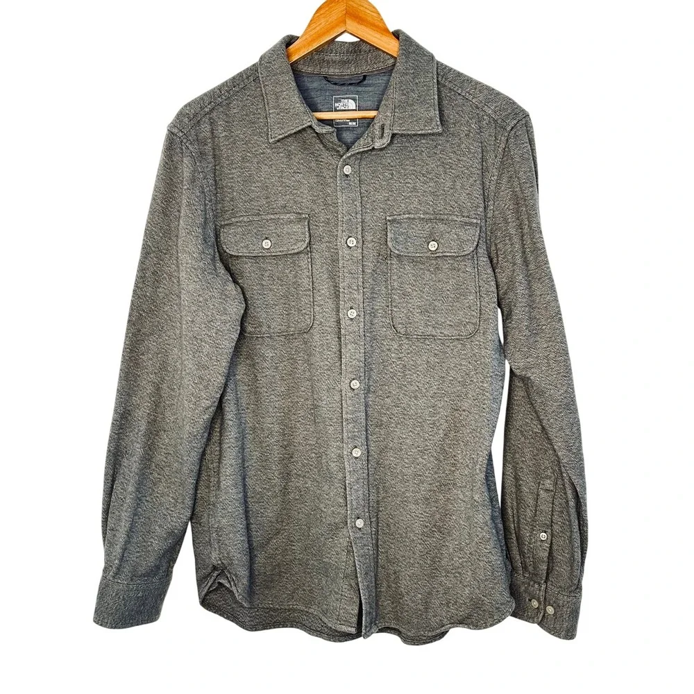 The North Face Mens M Gray‎ Long Sleeve Button Up Shirt Two Pocket Casual FLAWED